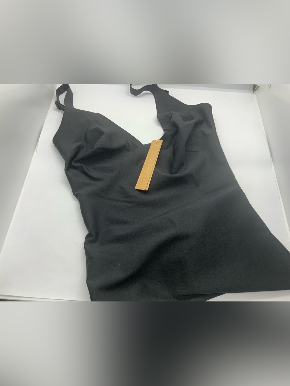 SKIMS Body Core Sculpt Plunge Bodysuit - Picture 10 of 12